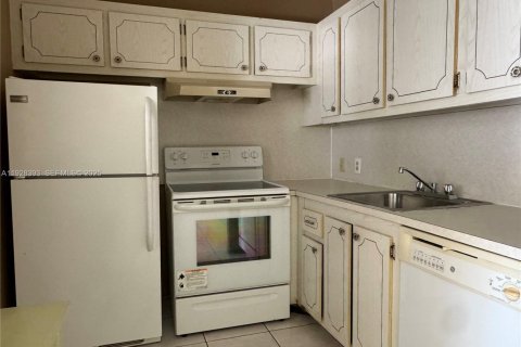 Снять в аренду кондоминиум в Бока-Ратон, Флорида 1 спальня, 66.89м2, № 1991114 - фото 9