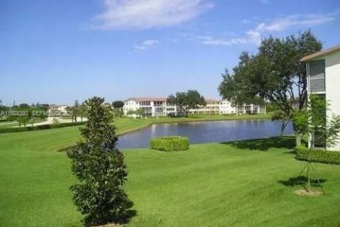 Снять в аренду кондоминиум в Бока-Ратон, Флорида 1 спальня, 66.89м2, № 1991114 - фото 1