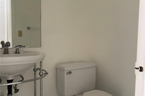 Снять в аренду кондоминиум в Бока-Ратон, Флорида 1 спальня, 66.89м2, № 1991114 - фото 10