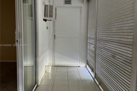 Снять в аренду кондоминиум в Бока-Ратон, Флорида 1 спальня, 66.89м2, № 1991114 - фото 17