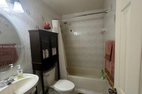 Townhouse in Miami, Florida 3 bedrooms, 103.12 sq.m. № 1887758 - photo 21
