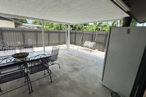Townhouse in Miami, Florida 3 bedrooms, 103.12 sq.m. № 1887758 - photo 12