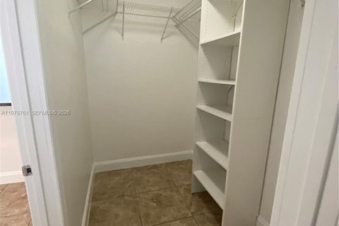 Снять в аренду квартиру в Майами-Бич, Флорида 41.06м2, № 2050111 - фото 17