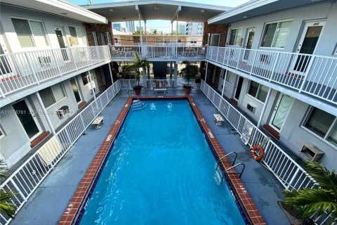 Снять в аренду квартиру в Майами-Бич, Флорида 41.06м2, № 2050111 - фото 3