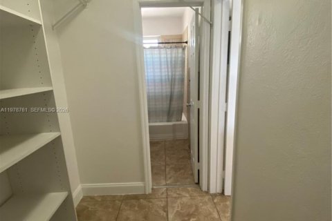 Снять в аренду квартиру в Майами-Бич, Флорида 41.06м2, № 2050111 - фото 18