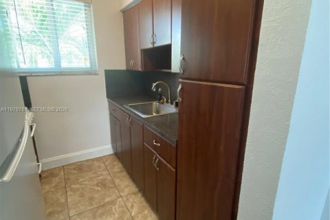 Снять в аренду квартиру в Майами-Бич, Флорида 41.06м2, № 2050111 - фото 14