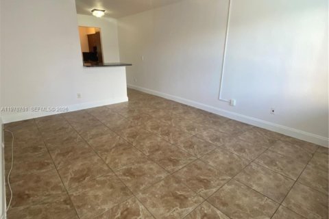 Снять в аренду квартиру в Майами-Бич, Флорида 41.06м2, № 2050111 - фото 10