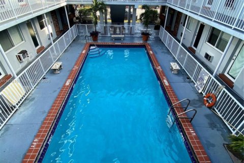 Снять в аренду квартиру в Майами-Бич, Флорида 41.06м2, № 2050111 - фото 2