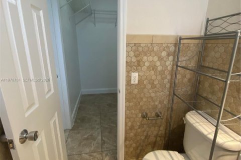 Снять в аренду квартиру в Майами-Бич, Флорида 41.06м2, № 2050111 - фото 20