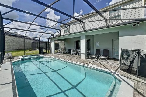 House in Davenport, Florida 8 bedrooms, 373.93 sq.m. № 1885416 - photo 2