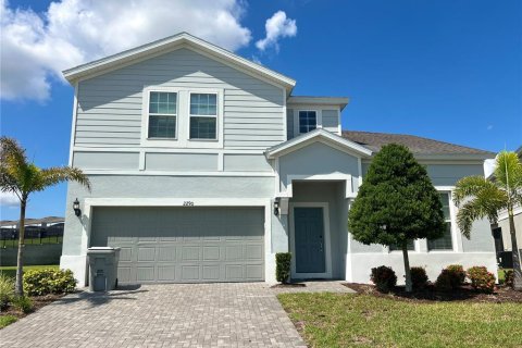 House in Davenport, Florida 8 bedrooms, 373.93 sq.m. № 1885416 - photo 1