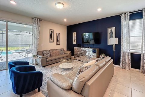 House in Davenport, Florida 8 bedrooms, 373.93 sq.m. № 1885416 - photo 7