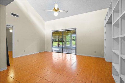 Townhouse in Altamonte Springs, Florida 2 bedrooms, 112.88 sq.m. № 2429226 - photo 5