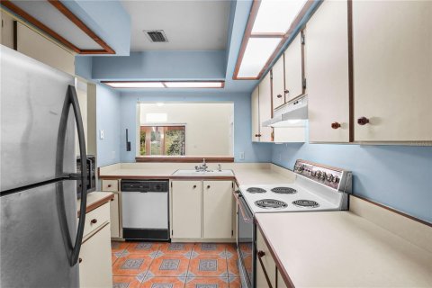 Townhouse in Altamonte Springs, Florida 2 bedrooms, 112.88 sq.m. № 2429226 - photo 10