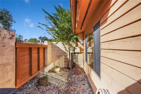 Townhouse in Altamonte Springs, Florida 2 bedrooms, 112.88 sq.m. № 2429226 - photo 22