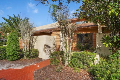 Townhouse in Altamonte Springs, Florida 2 bedrooms, 112.88 sq.m. № 2429226 - photo 3
