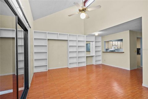 Townhouse in Altamonte Springs, Florida 2 bedrooms, 112.88 sq.m. № 2429226 - photo 7
