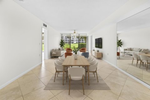 Condo in West Palm Beach, Florida, 2 bedrooms № 2244874 - photo 2
