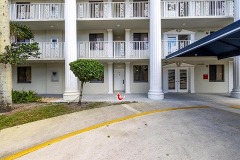 Condo in West Palm Beach, Florida, 2 bedrooms № 2244874 - photo 28