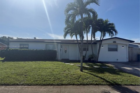 Casa en venta en Lauderhill, Florida, 3 dormitorios, 145.39 m2 № 1970355 - foto 5