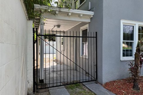 Casa en venta en Orlando, Florida, 4 dormitorios, 188.41 m2 № 1787802 - foto 19