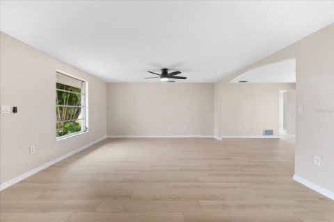 House in Rotonda, Florida 3 bedrooms, 127.09 sq.m. № 1850945 - photo 12