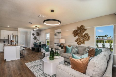 Townhouse in Haines City, Florida 4 bedrooms, 173.36 sq.m. № 1720881 - photo 8