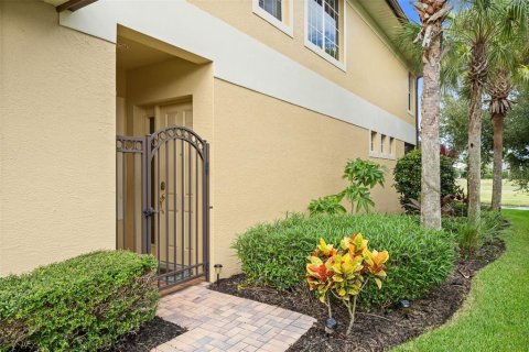 Touwnhouse à vendre à Lakewood Ranch, Floride: 3 chambres, 278.43 m2 № 2408784 - photo 10
