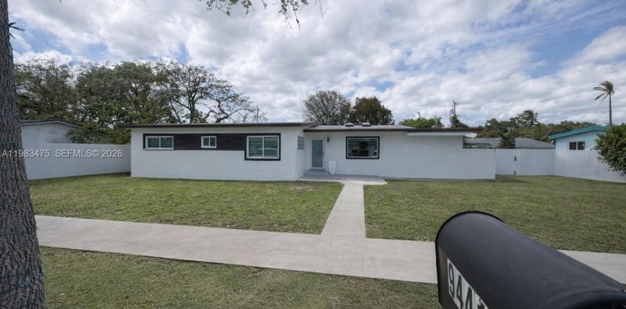 Casa en Cutler Bay, Florida 4 dormitorios, 184.32 m2 № 2049024