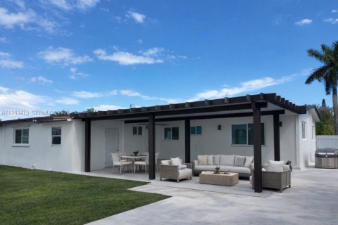 Casa en alquiler en Cutler Bay, Florida, 4 dormitorios, 184.32 m2 № 2049024 - foto 14