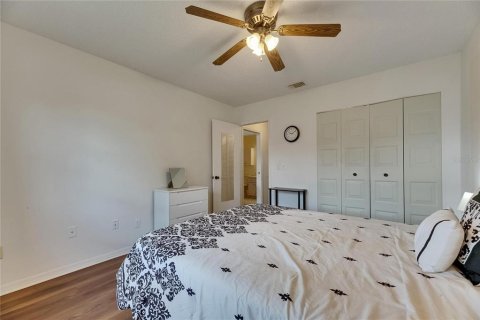 Condo in Sun City Center, Florida, 2 bedrooms  № 1799770 - photo 23