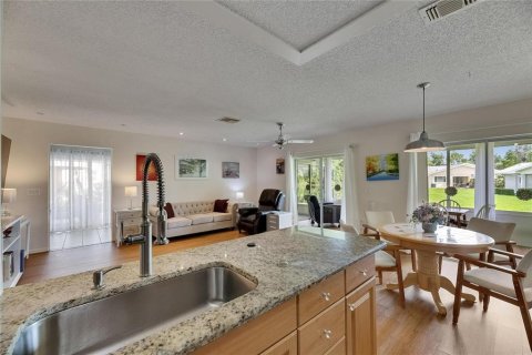 Condo in Sun City Center, Florida, 2 bedrooms  № 1799770 - photo 15