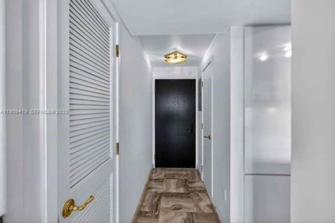 Купить кондоминиум в Майами, Флорида 1 спальня, 75.81м2, № 2025078 - фото 4