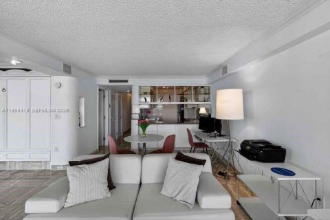 Купить кондоминиум в Майами, Флорида 1 спальня, 75.81м2, № 2025078 - фото 6