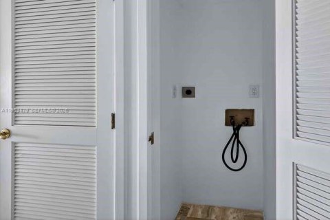 Купить кондоминиум в Майами, Флорида 1 спальня, 75.81м2, № 2025078 - фото 21