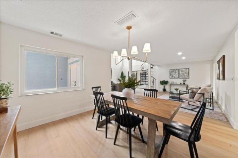 House in Melbourne, Florida 4 bedrooms, 228.63 sq.m. № 1904792 - photo 16
