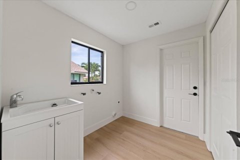 House in Melbourne, Florida 4 bedrooms, 228.63 sq.m. № 1904792 - photo 12