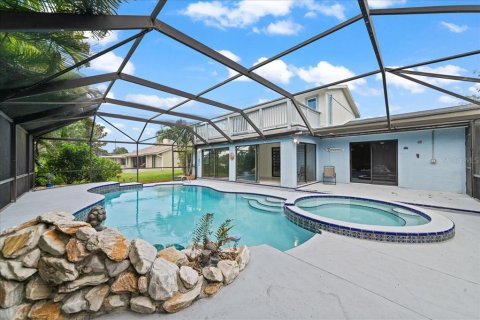 House in Melbourne, Florida 4 bedrooms, 228.63 sq.m. № 1904792 - photo 2
