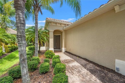 Villa ou maison à vendre à Lakewood Ranch, Floride: 2 chambres, 183.67 m2 № 1801662 - photo 2