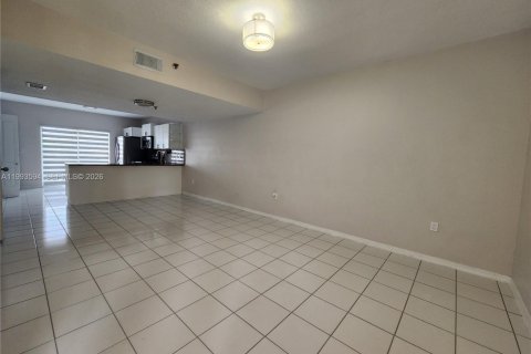 Condominio en alquiler en Hialeah Gardens, Florida, 2 dormitorios, 116.13 m2 № 2055531 - foto 8