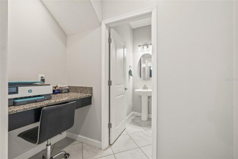 House in Land O' Lakes, Florida 5 bedrooms, 350.52 sq.m. № 1917458 - photo 29