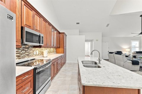 Condo in Sun City Center, Florida, 2 bedrooms  № 2266504 - photo 17