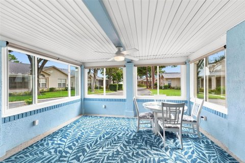 Condo in Sun City Center, Florida, 2 bedrooms  № 2266504 - photo 4