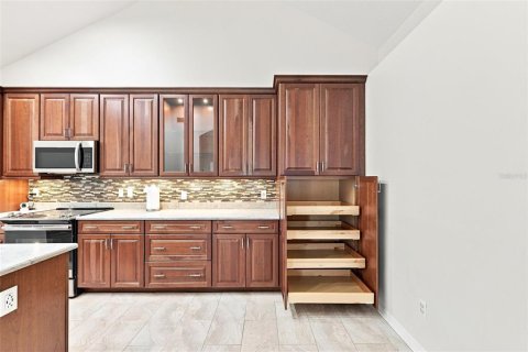 Condo in Sun City Center, Florida, 2 bedrooms  № 2266504 - photo 15