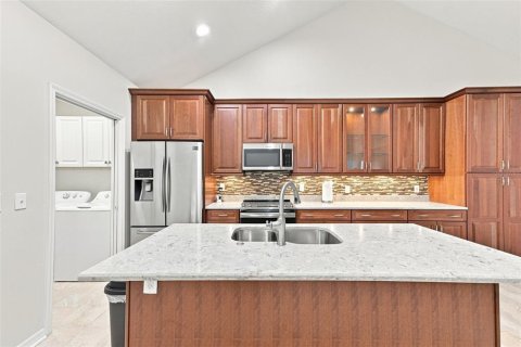 Condo in Sun City Center, Florida, 2 bedrooms  № 2266504 - photo 13
