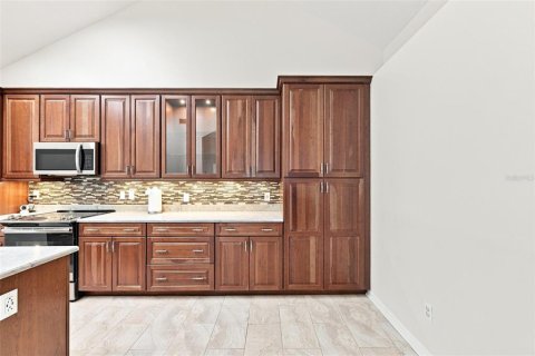 Condo in Sun City Center, Florida, 2 bedrooms  № 2266504 - photo 14