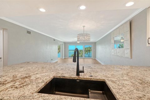 Copropriété à vendre à Sarasota, Floride: 2 chambres, 151.06 m2 № 2431631 - photo 23