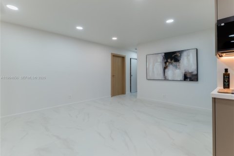 Купить виллу или дом в Форт-Лодердейл, Флорида 3 спальни, 215.81м2, № 2026045 - фото 22