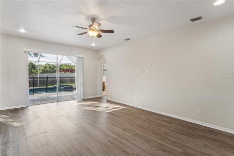 Villa ou maison à vendre à Land O' Lakes, Floride: 5 chambres, 316.24 m2 № 2398692 - photo 13