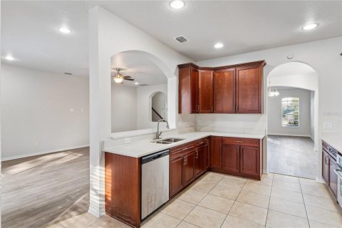 Villa ou maison à vendre à Land O' Lakes, Floride: 5 chambres, 316.24 m2 № 2398692 - photo 9